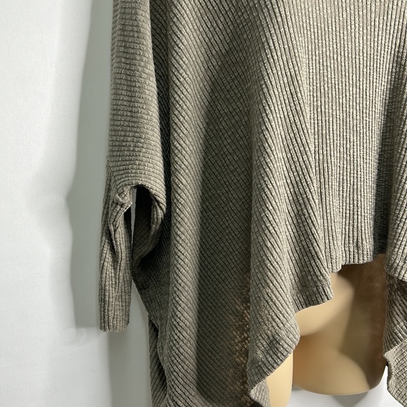 Free People Beach oversized open back cowl neck sweater NWT - Picture 2 of 7